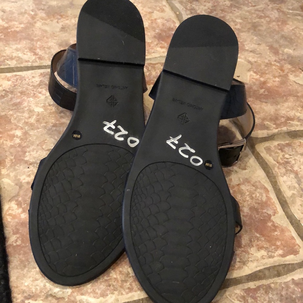 Like new Antonio Melani sandals size 9.5 - Picture 4 of 7